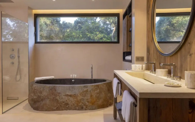 Les Regalia Hotel & SPA