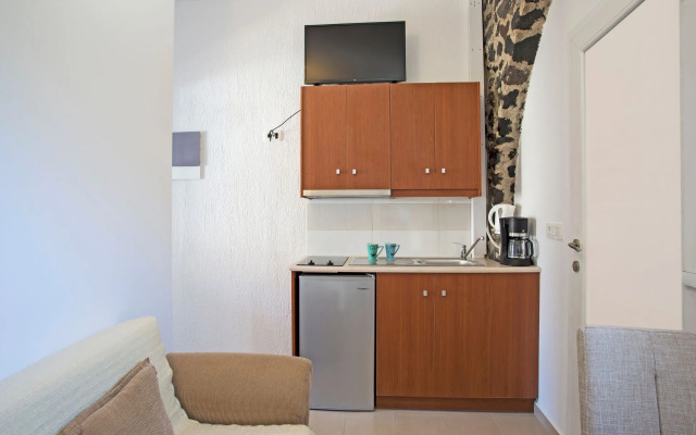The Birds Villa included Car rental