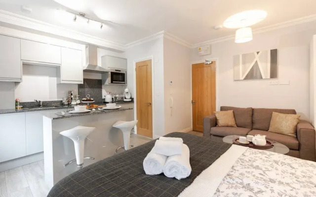 11 Helena House Business Apartment