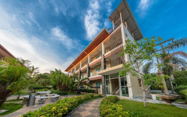 Tachang Airport Hotel