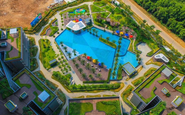 New Studio with Sea View at Gold Coast Apartment