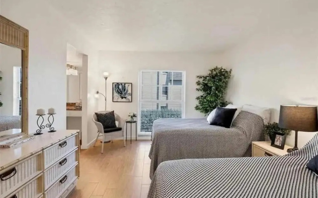 Luxury Beachfront Retreat