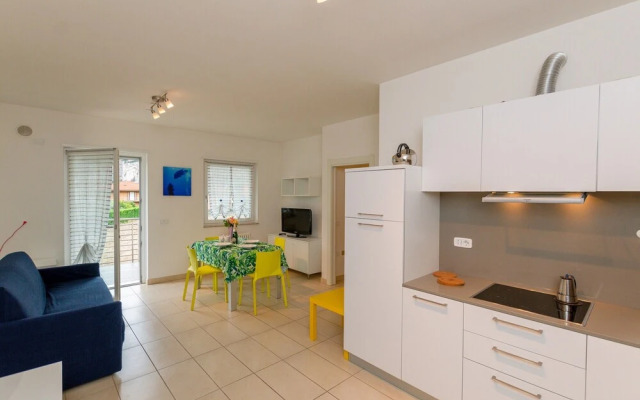 Torbole Relax, Pool & Balcony Apartment 2