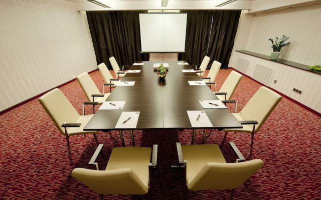Abacus Business & Wellness Hotel