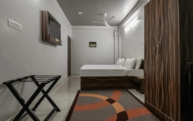 Super OYO Flagship Ag Colony