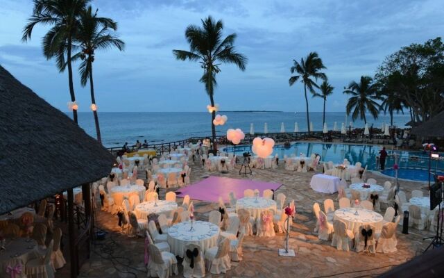 Ledger Plaza Bahari Beach