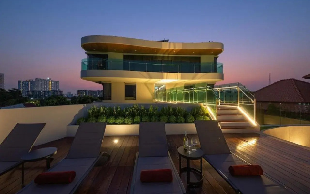 We Hotel Riverfront