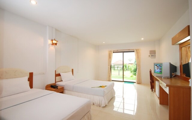 Golden Cliff Beach Resort (SHA Extra Plus)