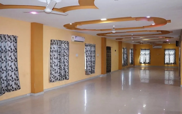 Hotel Raj International