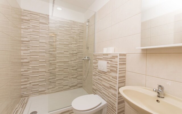 Apartments and Room Central Position