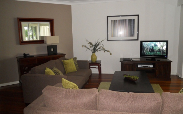 BeachView Apartments at Villa Paradiso – Guest Rooms – Cairns