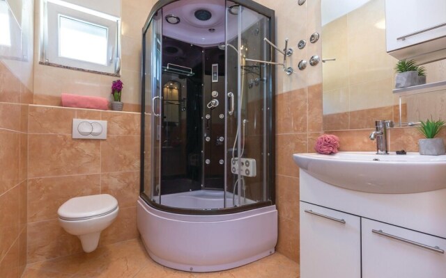 Amazing Home in Krvavica With Wifi and 2 Bedrooms
