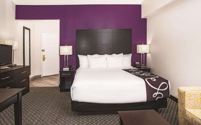 La Quinta Inn & Suites by Wyndham Las Vegas Summerlin Tech