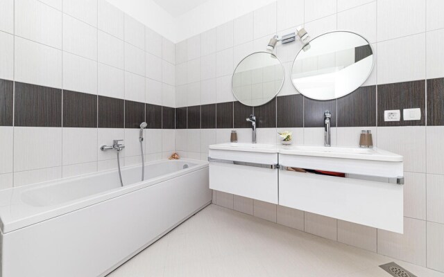 Stunning Apartment in Marina With Wifi and 3 Bedrooms