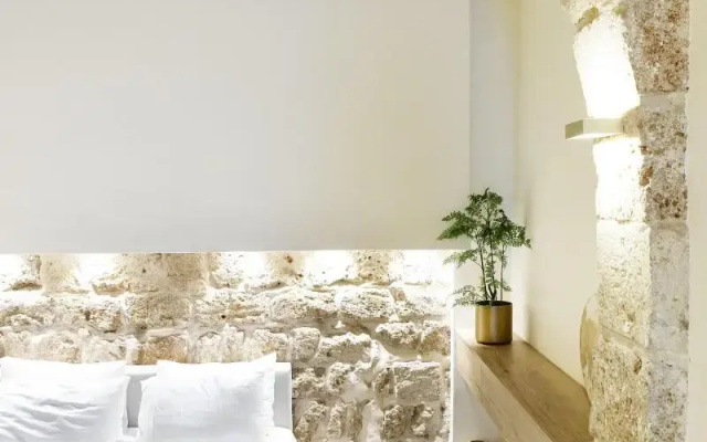 Akotika Boutique
