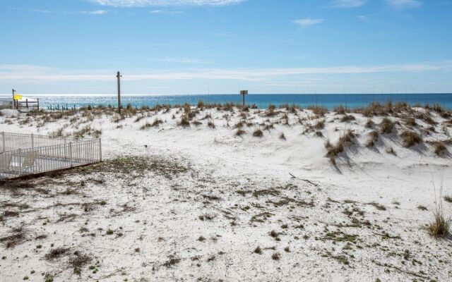 Pelican Beach by Holiday Isle