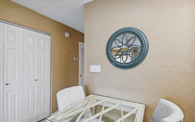 8226 is an upstairs pet friendly studio located in Sandpiper Cove by RedAwning