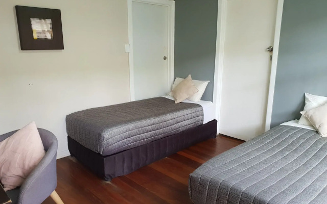 Backpackers In Paradise Resort - Hostel