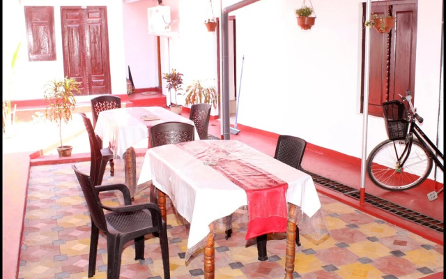 Colonial Inn