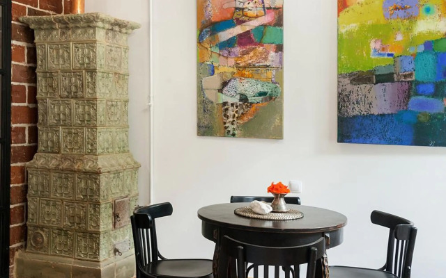 Gallery Art Apartment