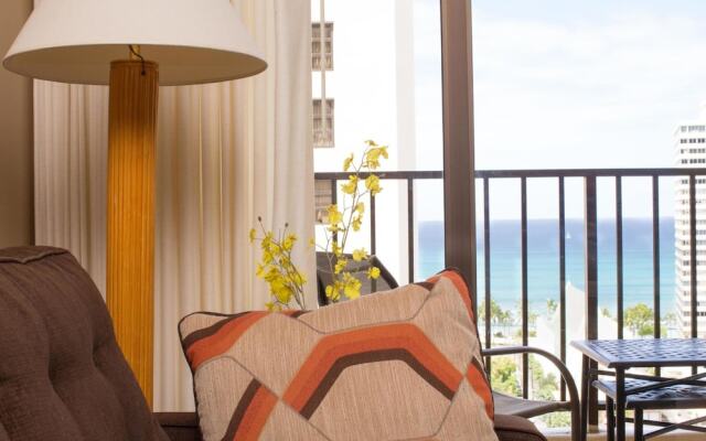 Waikiki Banyan by Darmic