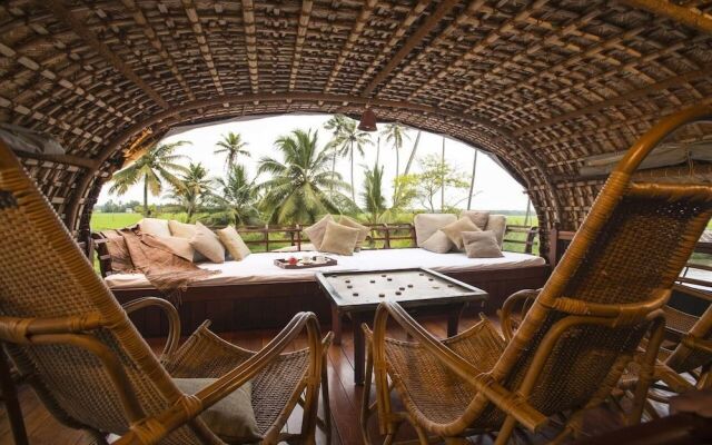 Best Kerala Houseboat