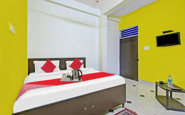 OYO 82775 Radhe Hotel