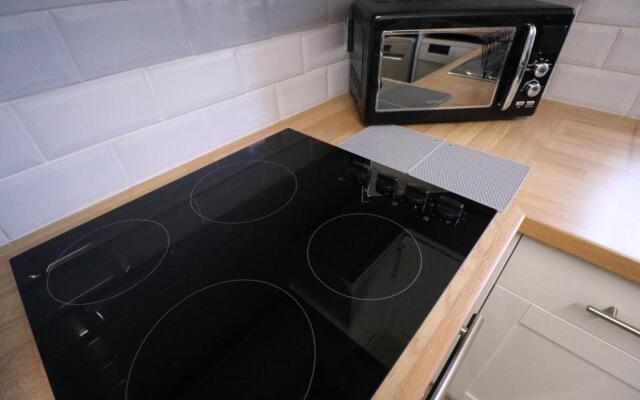 Amaya Five - Newly renovated - Very spacious - Sleeps 6 - Grantham