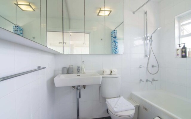 Bright 1 Bedroom Studio With Amazing City Views