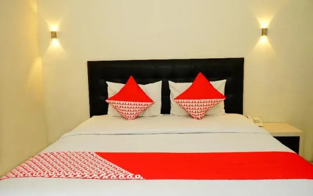 Oyo 629 Grand Vella Hotel