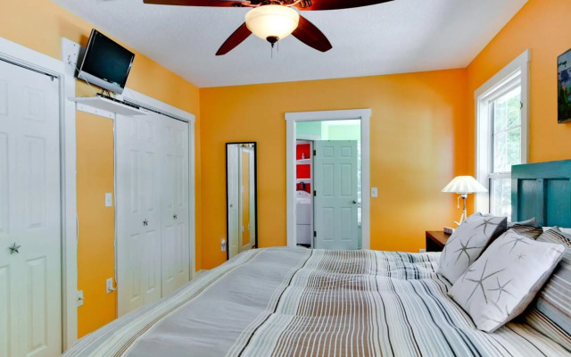 Captain's Quarters Spinnakers - 202 - 56th 1