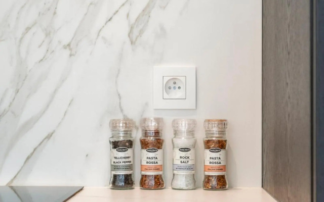 The Waves-Luxurious 3bedroom app w big terrace & garage