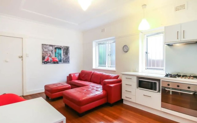 Quiet 1 Bedroom Apartment 5 Minutes From CBD