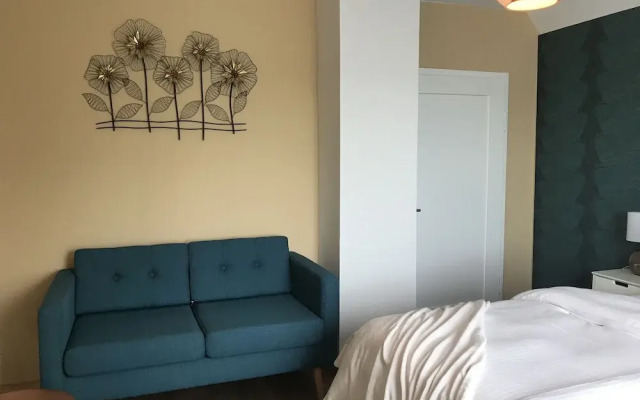 Holiday home with sauna and garden lounge