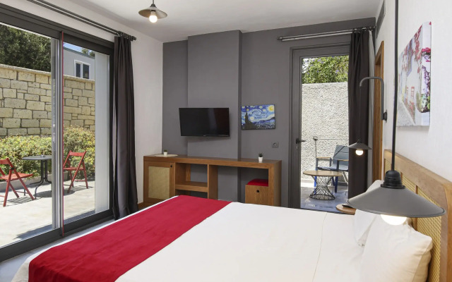Yerli Otel Alacati