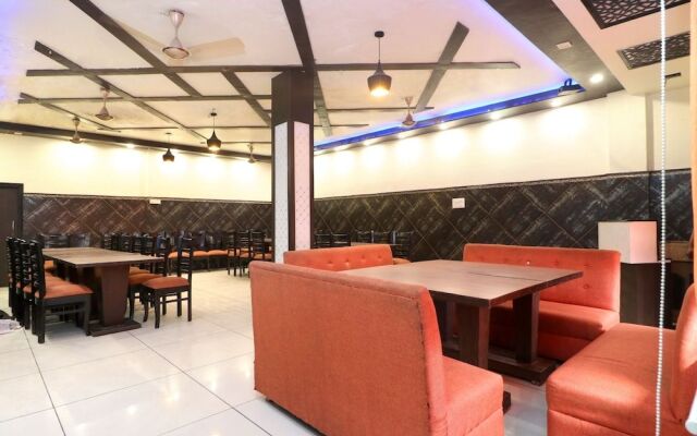 Oyo 37860 Hotel Batra