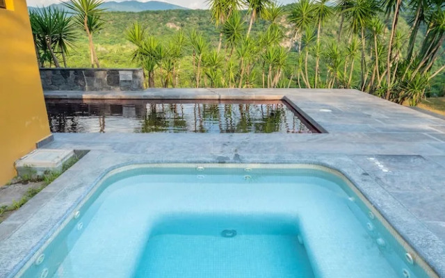 Casa Ave del Risco (Villa con río y cascada al interior)