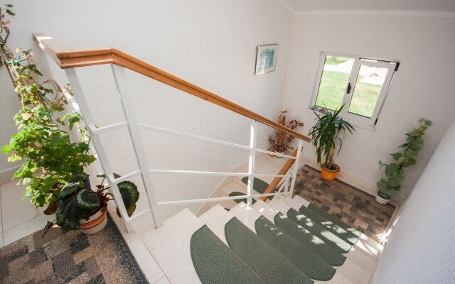 Apartments Maretic