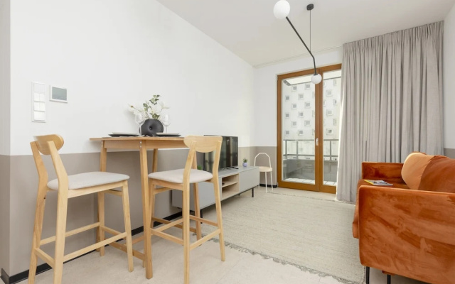 Arsenal Apartment City Center by Renters