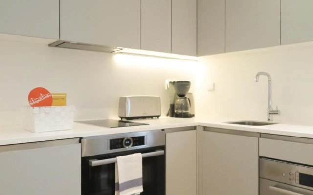 Chiado modern apt with ac elevator green terrace