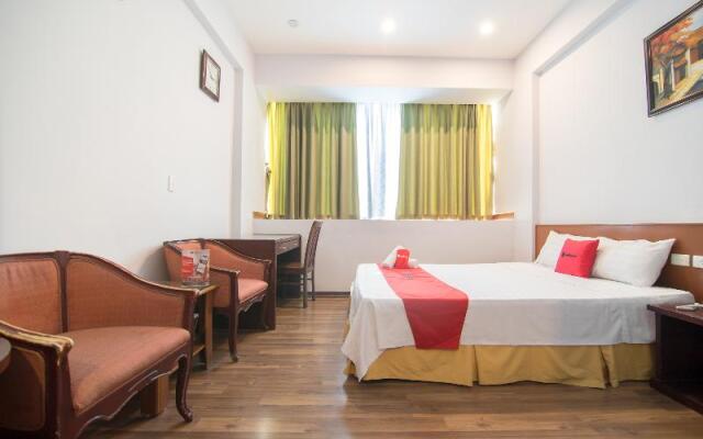 RedDoorz Plus Near Van Mieu Quoc Tu Giam