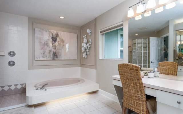 Nokomis Pool Home on the Canal