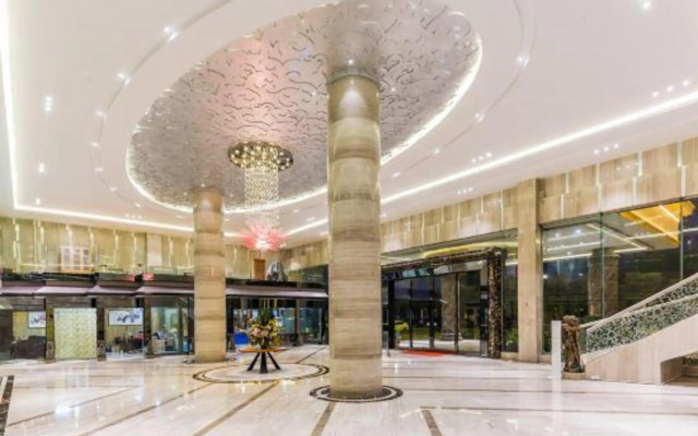 Jinxuan Chanyun Holiday Hotel (Sihui Zhenshan Avenue)