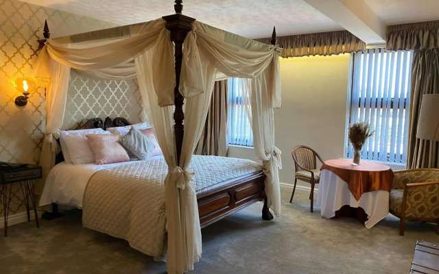 The Sitwell Arms Hotel