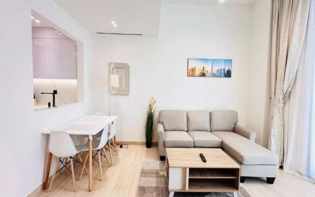 OYO 1287 Home Fully Furnished 1Bed At JVC