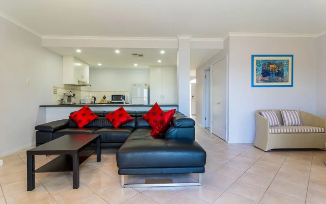 Port Adelaide Harbourside Home
