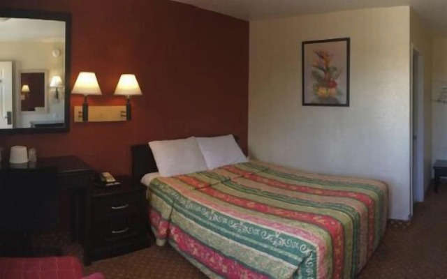 Hilltop Inn & Suites