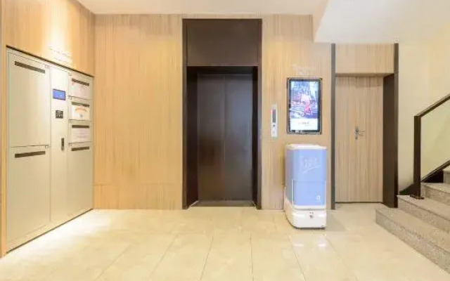 Hanting Youjia Hotel (Dalian Zhongshanguangchang Harbour Plaza)
