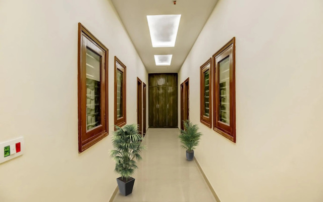 OYO Flagship 70098 Moon Trip