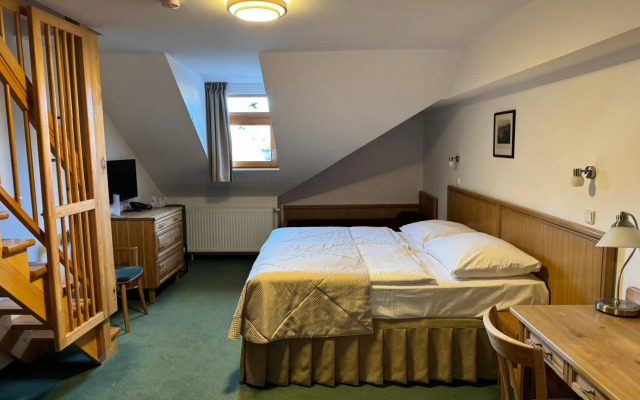 LH Hotel Mlýn Old Town